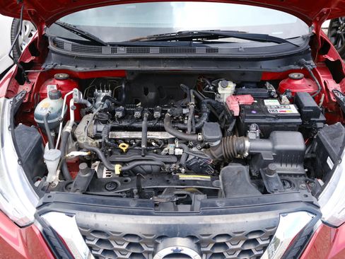 Used 2019 Nissan Kicks SV FWD image 14