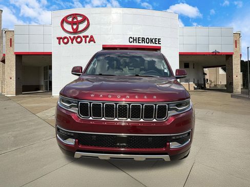 Used 2022 Jeep Wagoneer Series III w/ Premium Group I AWD/4WD image 2