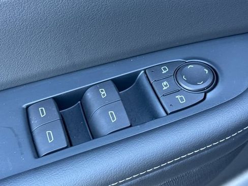 Used 2025 Buick Enclave Preferred FWD image 12