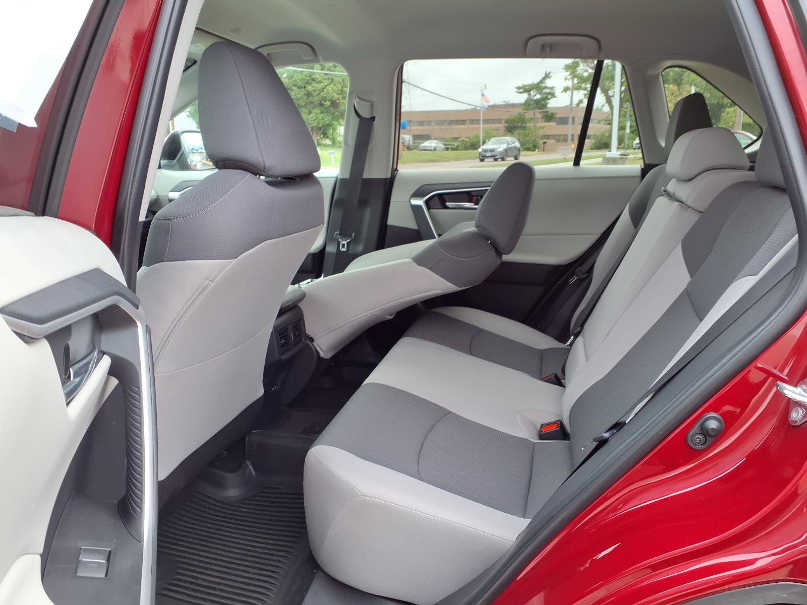 Used 2025 Toyota RAV4 XLE w/ Weather Package AWD/4WD image 22