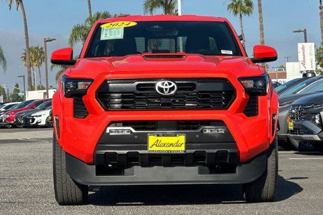 Used 2024 Toyota Tacoma TRD Sport w/ TRD Sport Upgrade Package AWD/4WD image 9