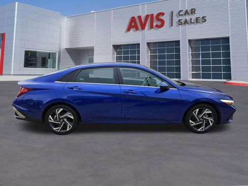 Used 2025 Hyundai Elantra SEL FWD image 7