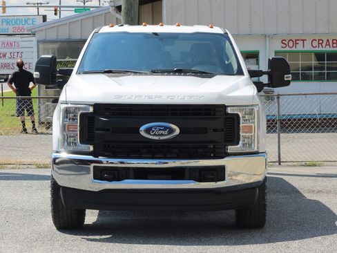 Used 2019 Ford F250 XL w/ Power Equipment Group AWD/4WD image 2