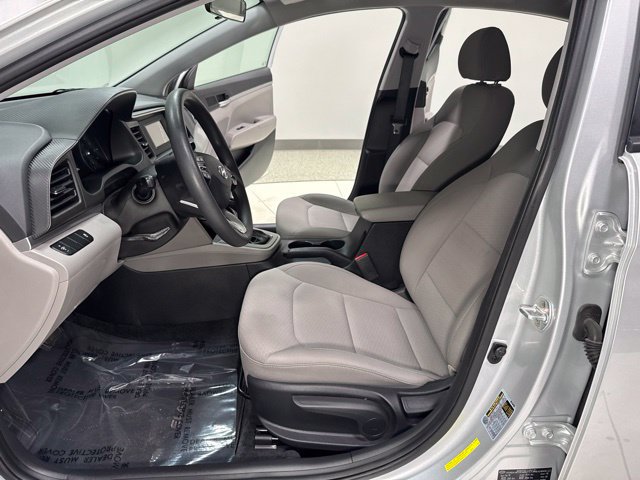 Used 2019 Hyundai Elantra SE FWD image 11