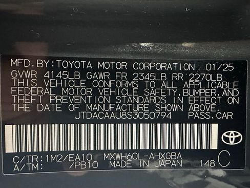 Used 2025 Toyota Prius XLE image 11