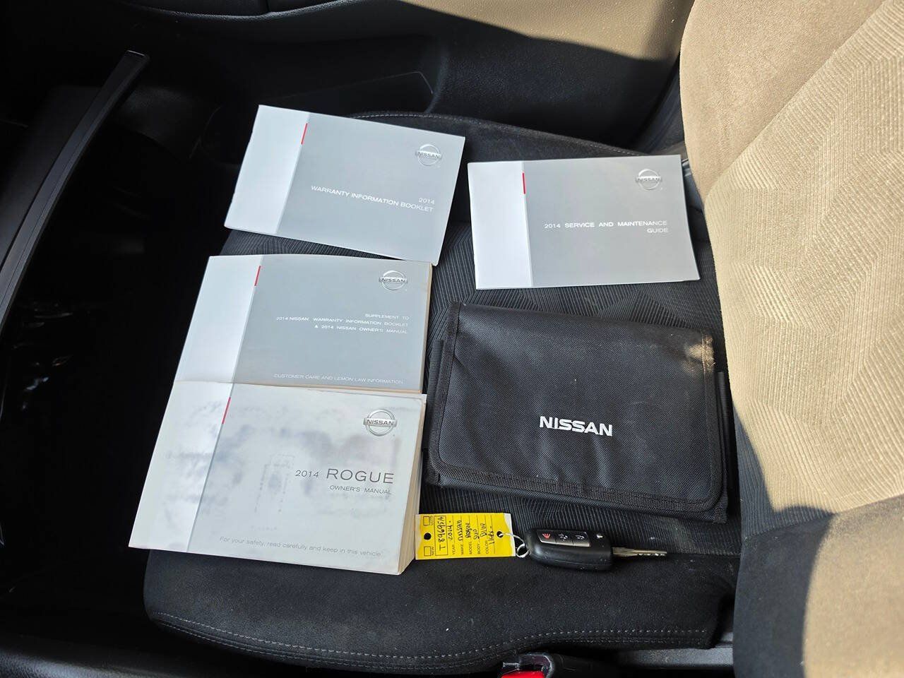 Used 2014 Nissan Rogue S FWD image 60