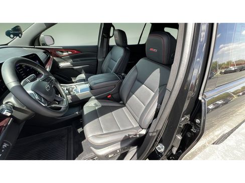 Certified 2024 Chevrolet Traverse Z71 w/ LPO, Floor Liner Package AWD/4WD image 24