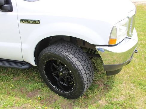Used 2002 Ford Excursion XLT AWD/4WD image 5