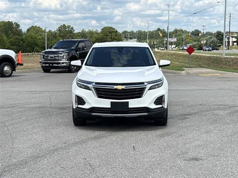 Used 2024 Chevrolet Equinox LT AWD/4WD image 2