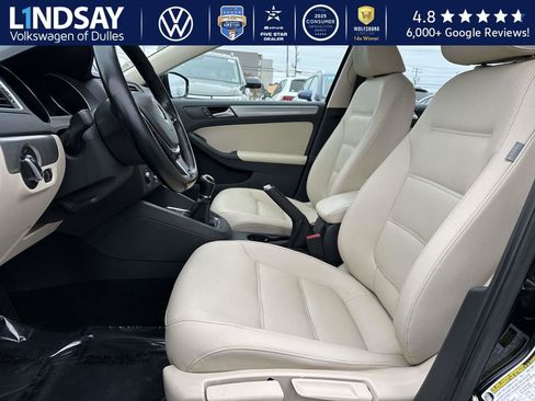 Used 2017 Volkswagen Jetta SE image 10