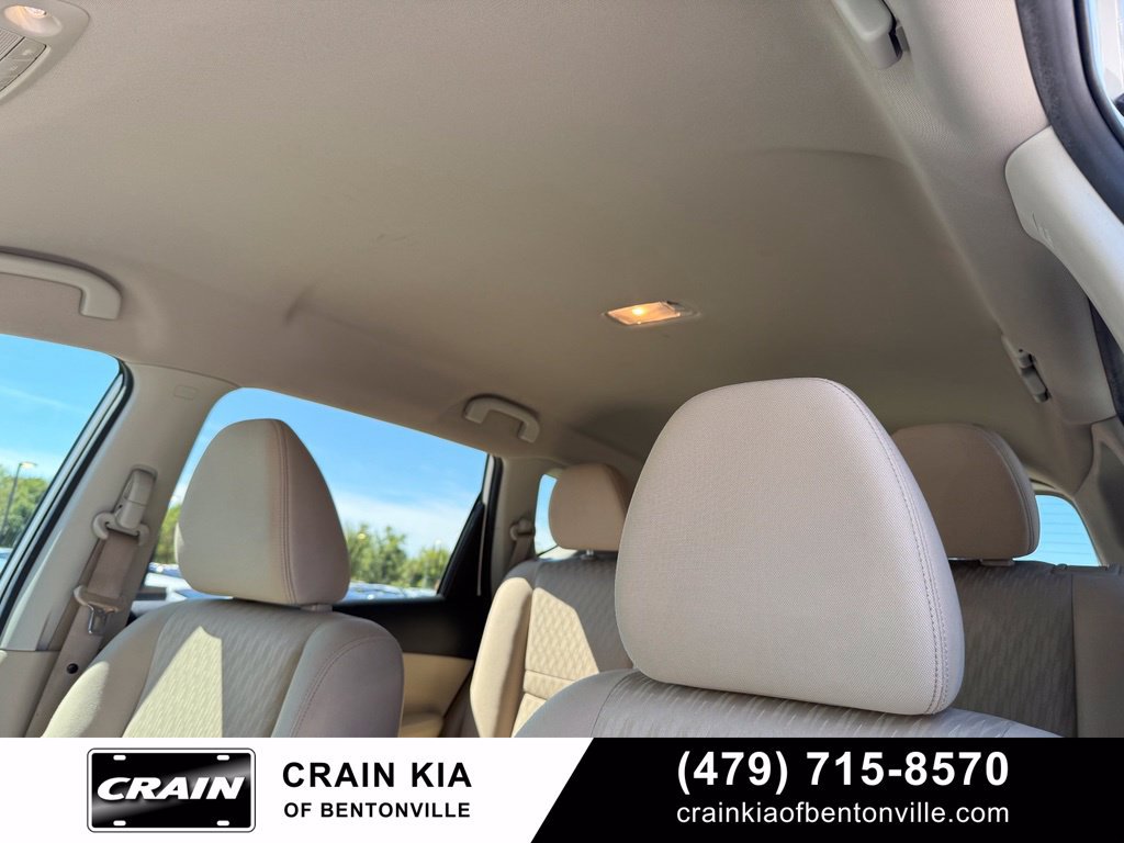 Used 2017 Nissan Rogue SV w/ SV Premium Package FWD image 22