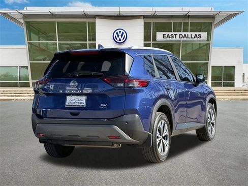 Used 2022 Nissan Rogue SV w/ SV Premium Package image 4