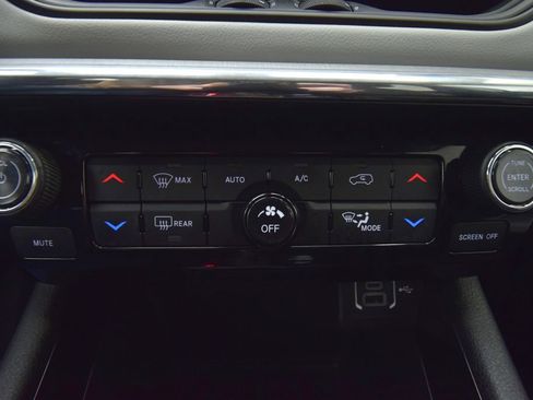 Used 2022 Jeep Compass Limited AWD/4WD image 31