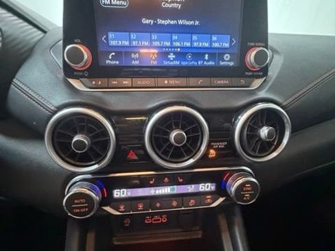Used 2025 Nissan Sentra SR w/ SR Premium Package FWD image 18
