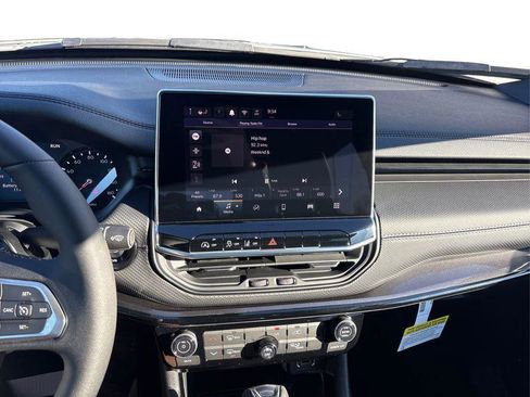 New 2026 Jeep Compass Latitude AWD/4WD image 16
