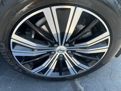 Used 2022 Volvo XC60 B6 Inscription w/ Advanced Package image 12