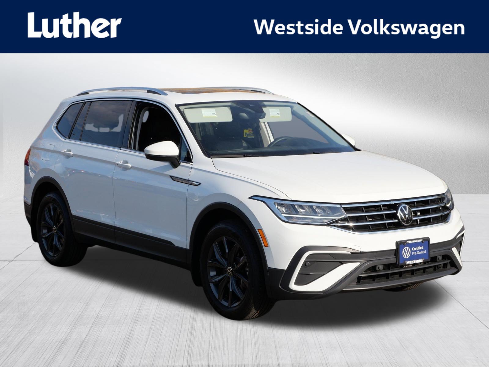Certified 2024 Volkswagen Tiguan SE w/ Panoramic Sunroof Package AWD/4WD image 1