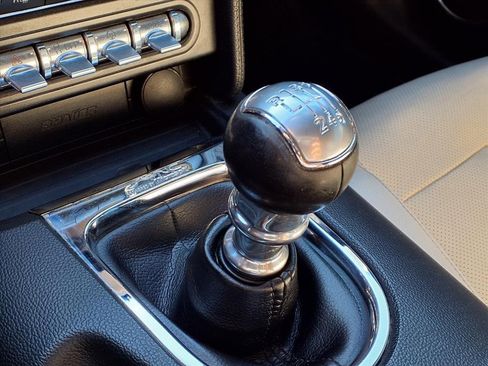 Used 2015 Ford Mustang GT Premium image 19