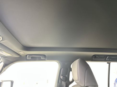 Used 2025 Lexus GX 550 w/ Accessory Package (2T) image 29