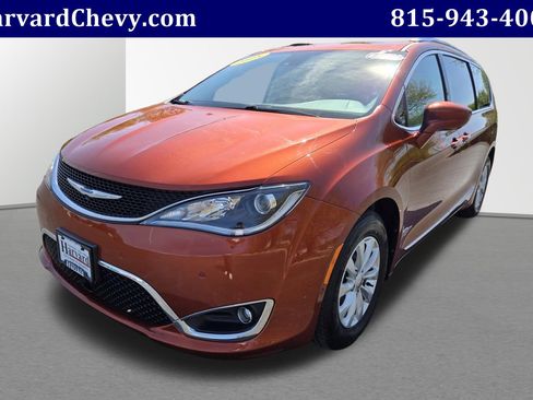Used 2018 Chrysler Pacifica Touring-L Plus w/ Advanced Safetytec Group FWD image 3