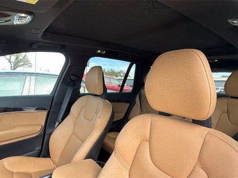 Used 2016 Volvo XC90 T6 Momentum w/ Momentum Plus Package image 15