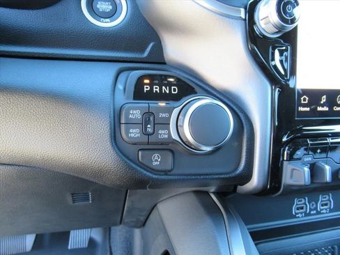 New 2026 RAM 1500 4x4 Crew Cab image 29