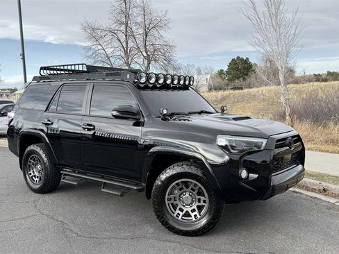 Used 2020 Toyota 4Runner Venture image 2