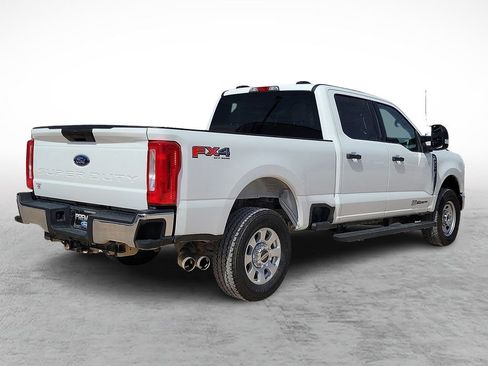 Used 2024 Ford F250 XLT w/ FX4 Off-Road Package AWD/4WD image 11