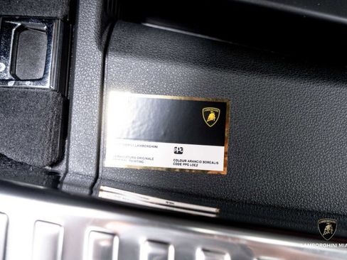 Used 2022 Lamborghini Urus image 16