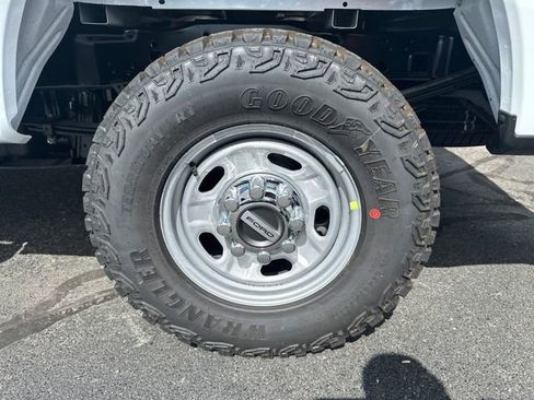 New 2026 Ford F250 XL w/ XL Off-Road Package image 14