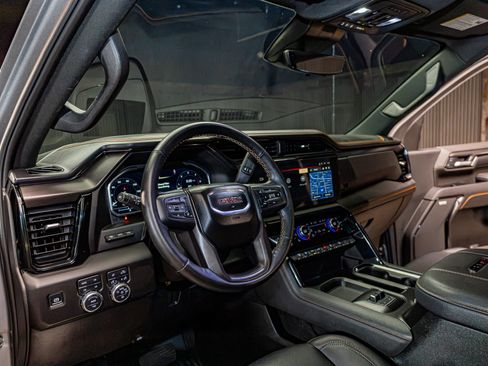Used 2025 GMC Sierra 3500 AT4 w/ AT4 Premium Plus Package AWD/4WD image 12