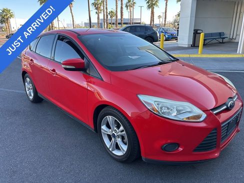 Used 2014 Ford Focus SE FWD image 2
