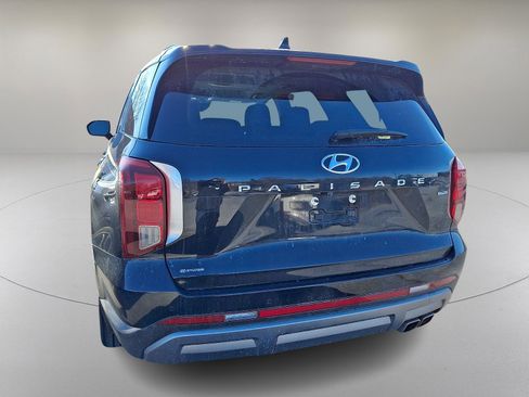 Used 2023 Hyundai Palisade Limited w/ Winter Package image 6