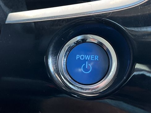 Used 2018 Toyota Prius Prime Premium image 23