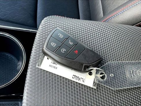Certified 2025 Chevrolet Equinox RS w/ Safety and Technology Package FWD image 36