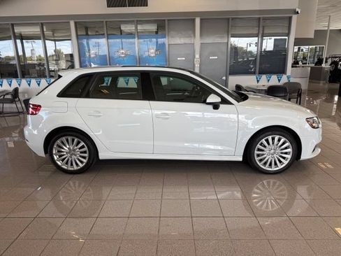 Used 2018 Audi A3 e-tron Premium FWD image 3