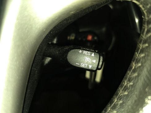 Used 2012 Toyota Camry SE FWD image 20