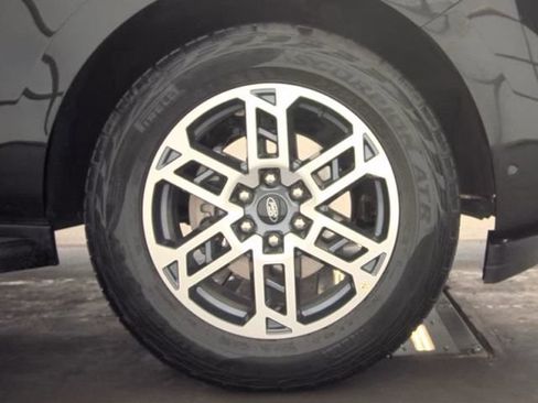 Used 2025 Ford Expedition Active AWD/4WD image 21
