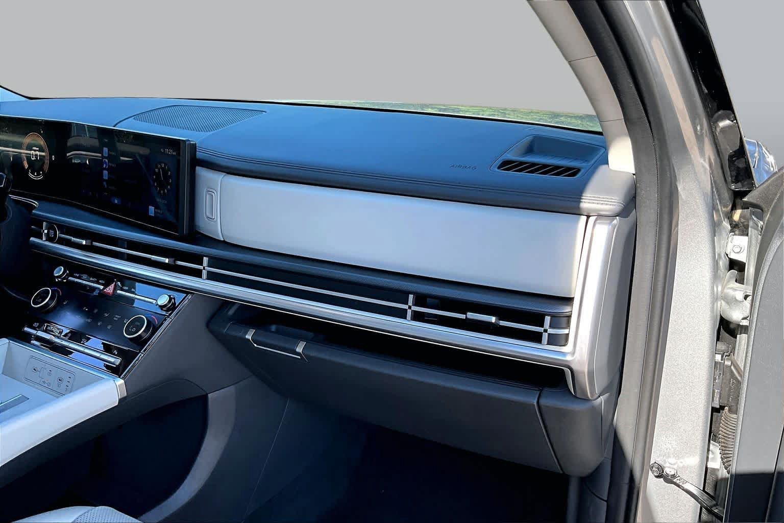 Used 2026 Hyundai Santa Fe SEL FWD image 18