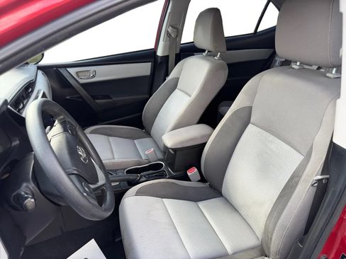Used 2017 Toyota Corolla LE FWD image 10