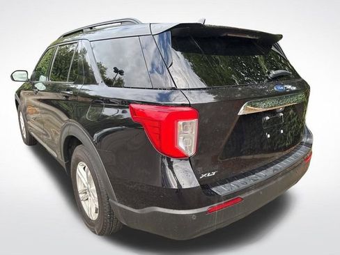 Used 2021 Ford Explorer XLT image 5