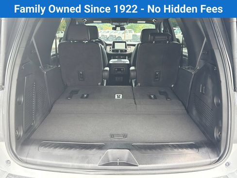 Used 2024 Chevrolet Tahoe LT RWD image 18