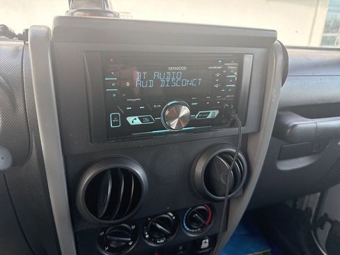 Used 2009 Jeep Wrangler Unlimited X AWD/4WD image 17