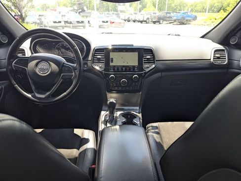 Used 2020 Jeep Grand Cherokee Altitude AWD/4WD image 22
