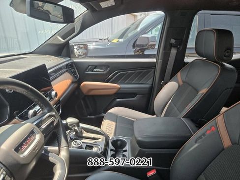 Used 2024 GMC Canyon AT4 AWD/4WD image 3