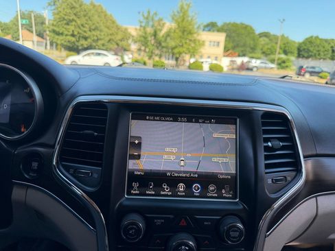 Used 2014 Jeep Grand Cherokee Overland AWD/4WD image 14