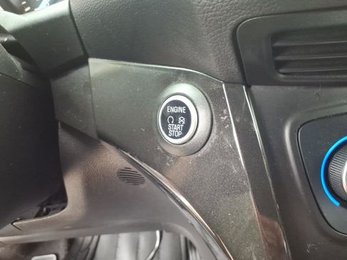 Used 2017 Ford Escape Titanium image 11