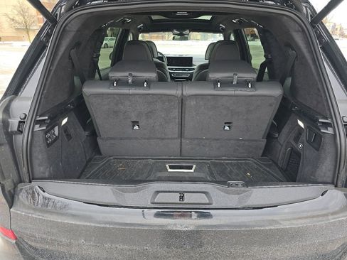 Used 2025 BMW X7 M60i image 19