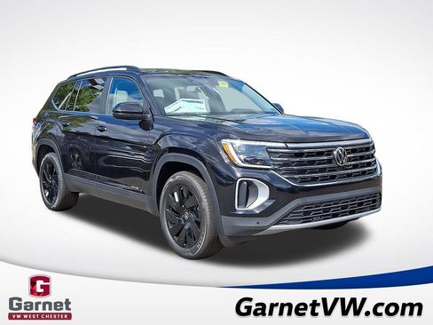 New 2026 Volkswagen Atlas SE image 1