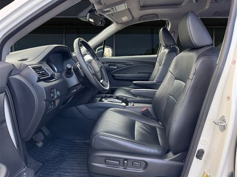 Used 2018 Honda Pilot Touring image 14